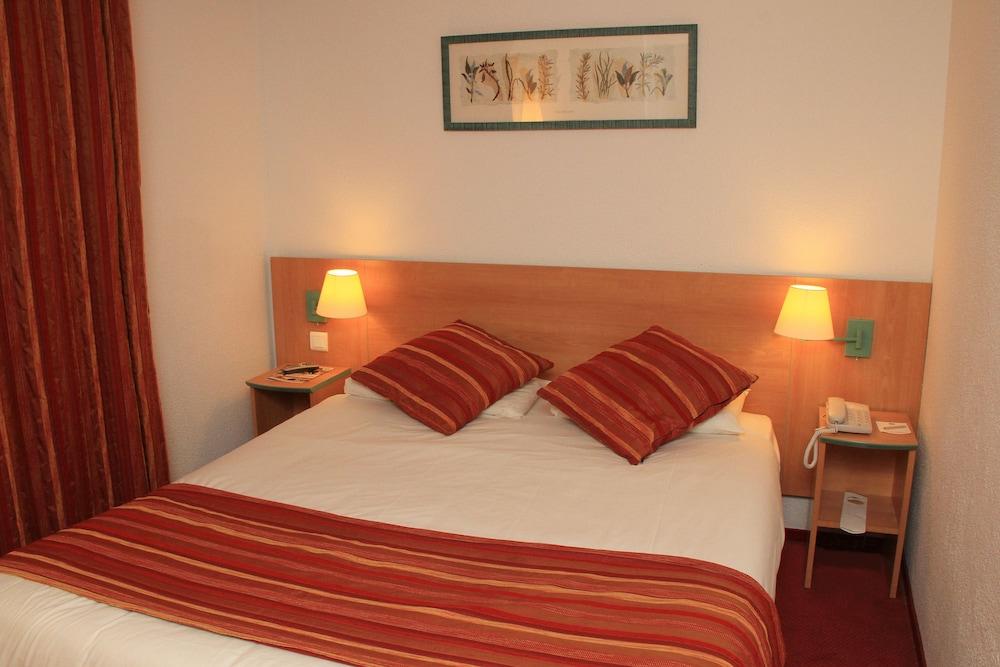 Logis Hotel Restaurant Uzes Pont Du Gard Buitenkant foto