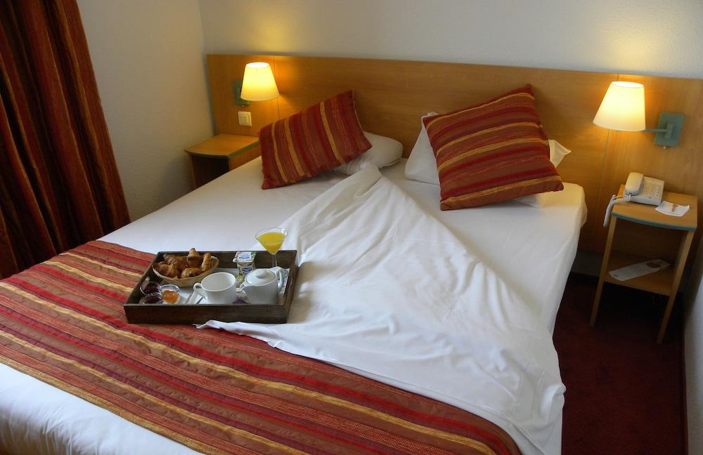 Logis Hotel Restaurant Uzes Pont Du Gard Buitenkant foto