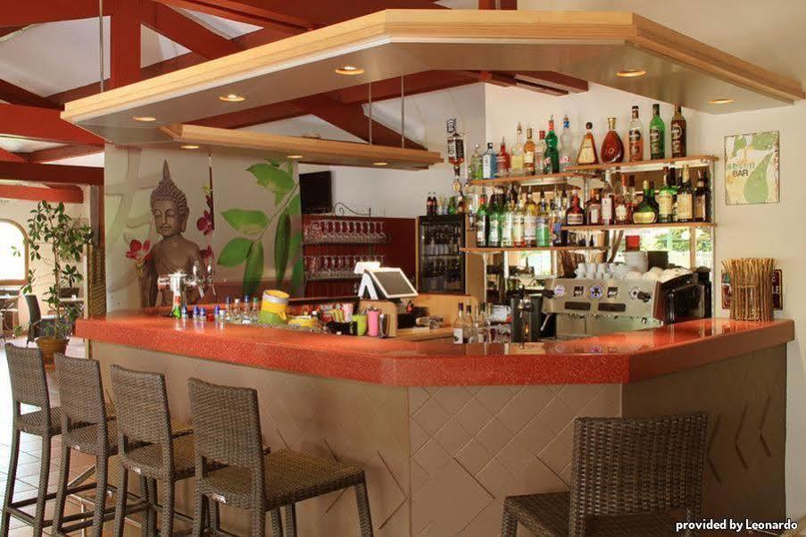 Logis Hotel Restaurant Uzes Pont Du Gard Buitenkant foto